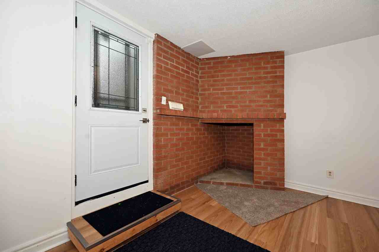 20 Bush Dr - Photo 7 of 17