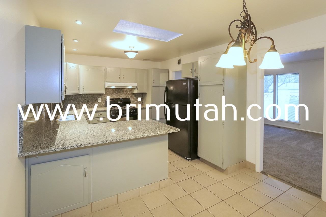 3671 S 2245 E #3671 - Photo 6 of 30