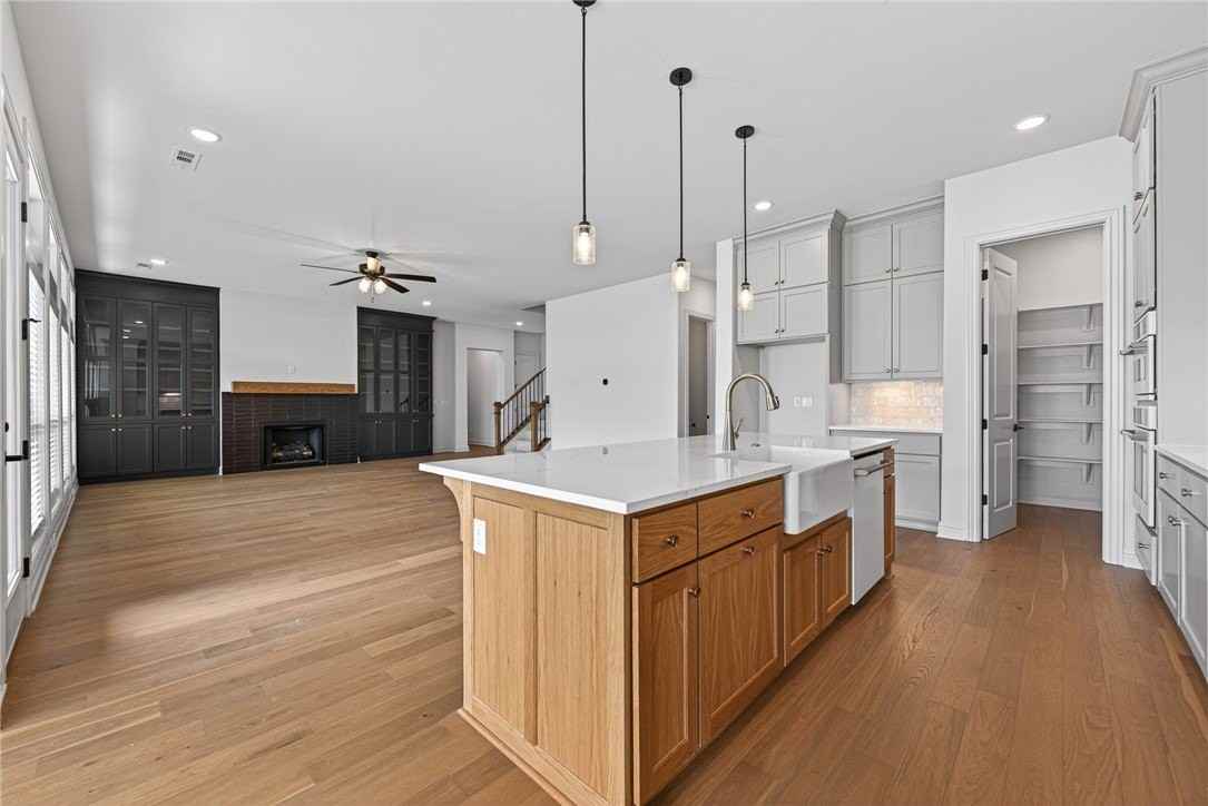 8900 W Comet Dr - Photo 5 of 38