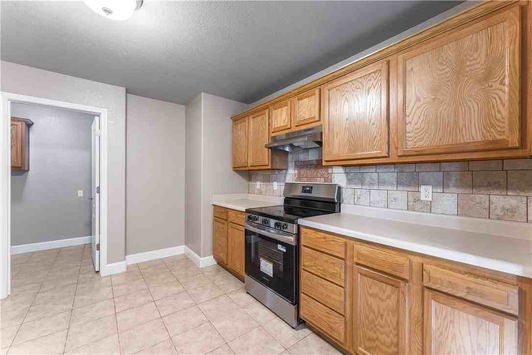 521 Red Bud St - Photo 5 of 20