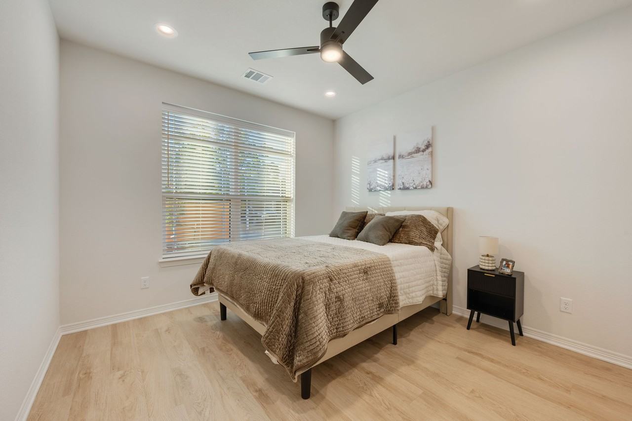 309 Sterling St #1 - Photo 4 of 11