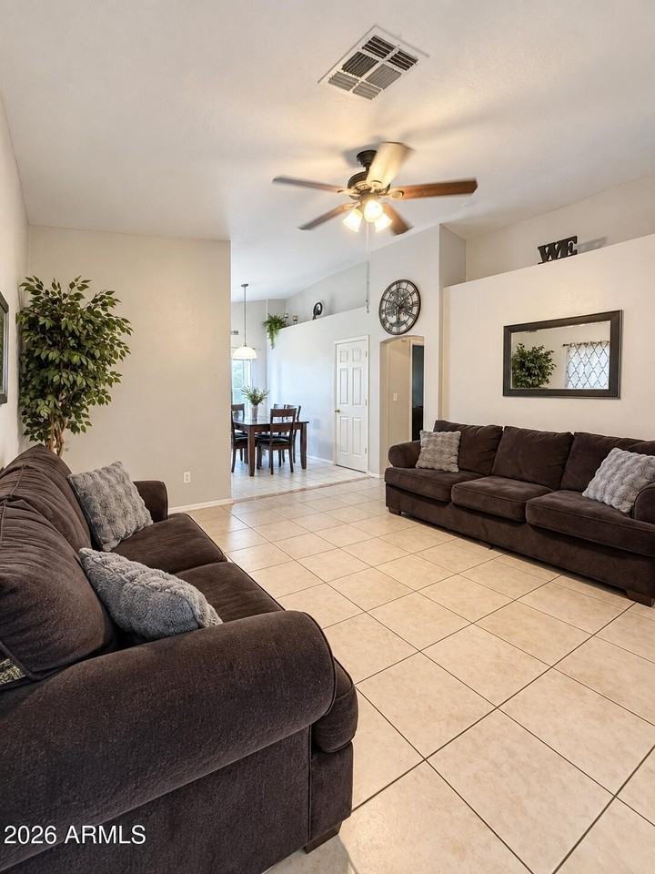 8634 W Mariposa Dr - Photo 3 of 8