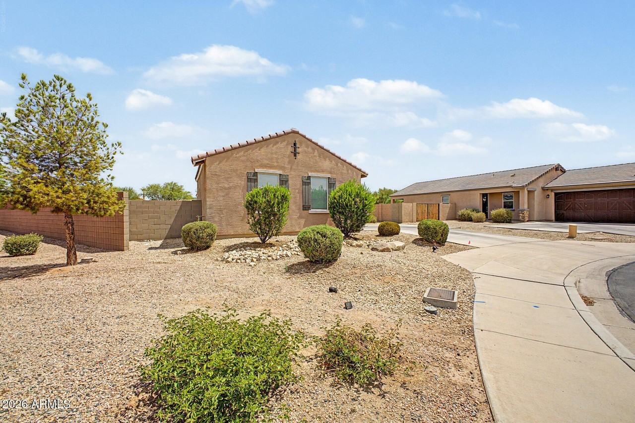 2564 E Alvaro Trl - Photo 2 of 29