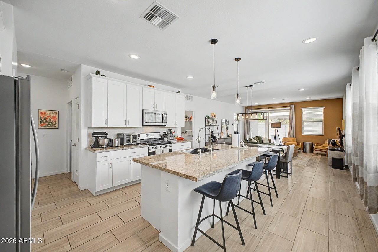 2564 E Alvaro Trl - Photo 5 of 29