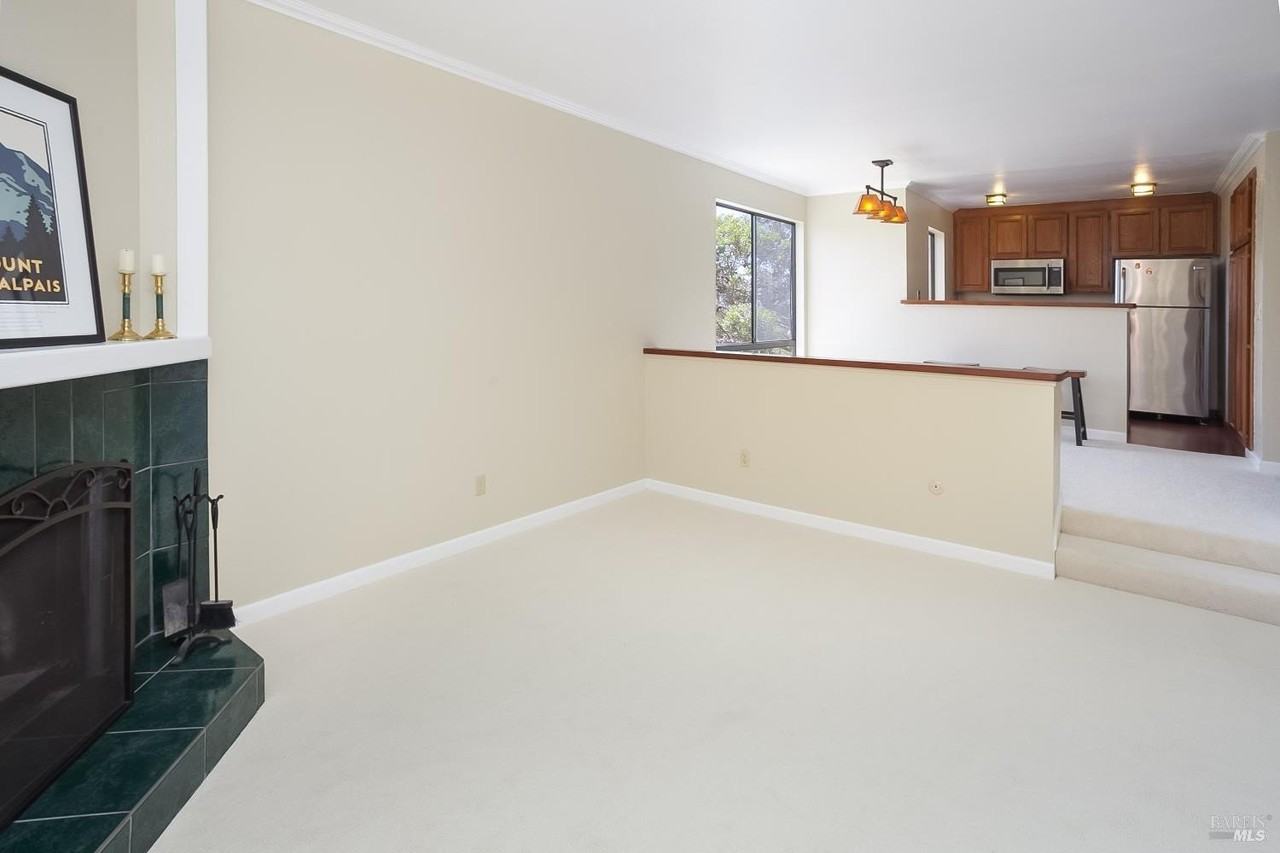 521 Seaver Dr - Photo 4 of 12