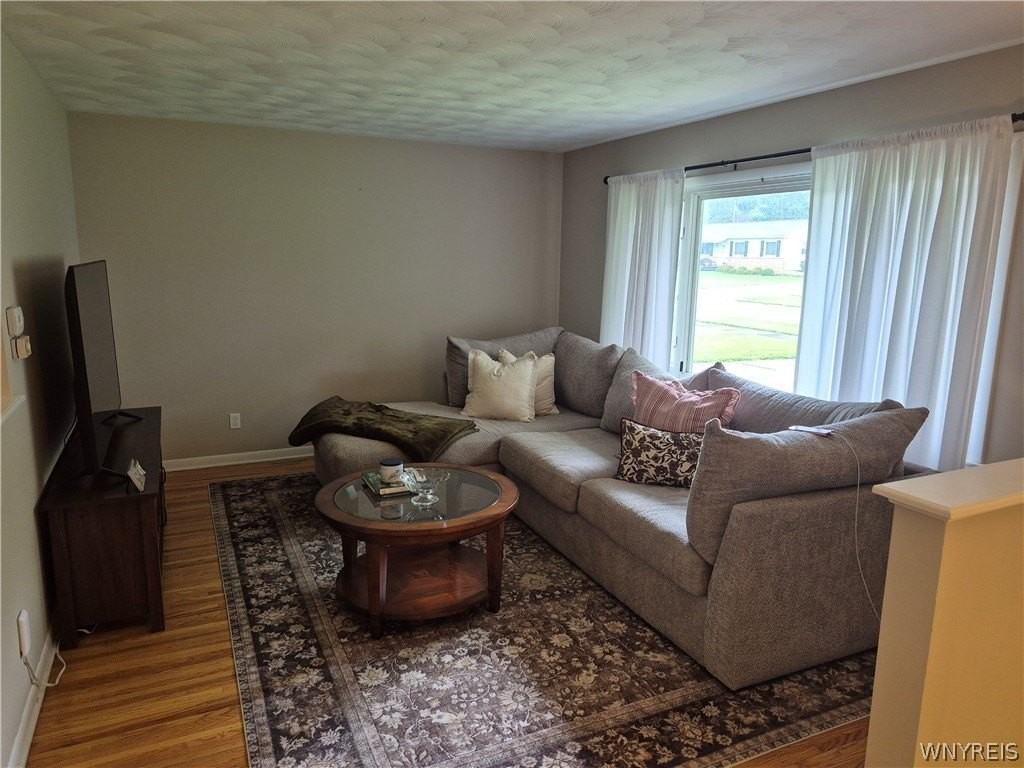 66 Landau Dr - Photo 2 of 9