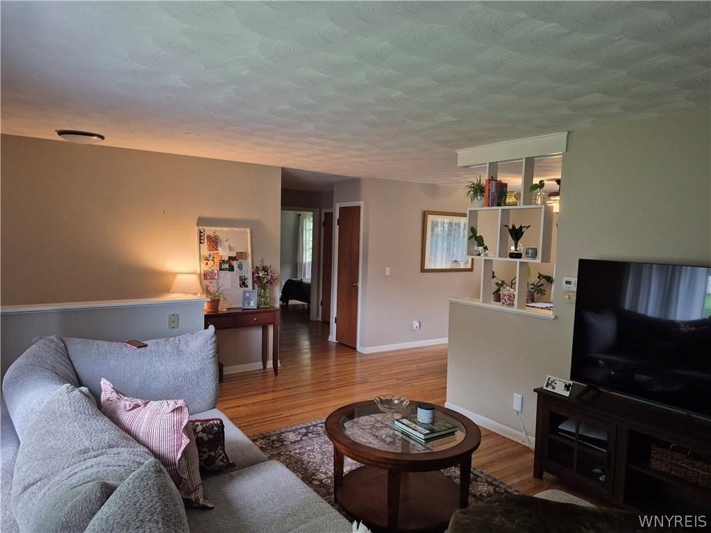 66 Landau Dr - Photo 3 of 9