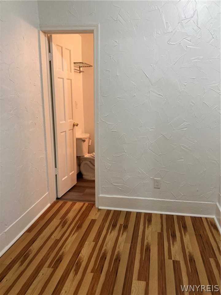 76 Tracy St #2 - Photo 6 of 7