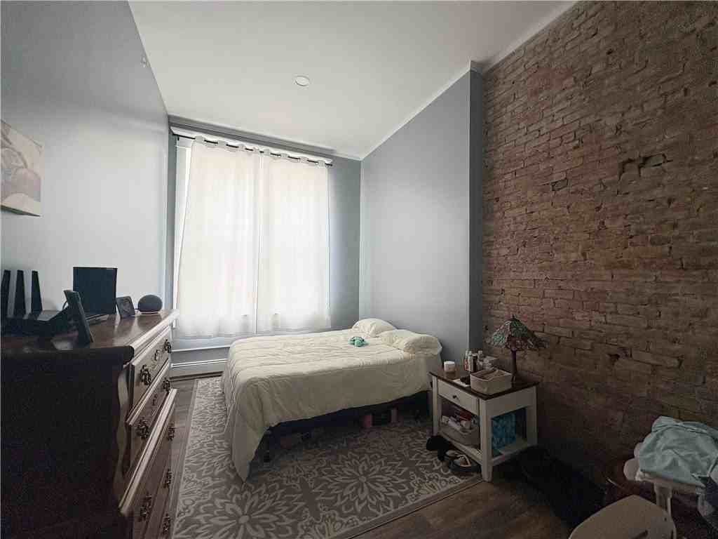 290 Chestnut St - Photo 7 of 10