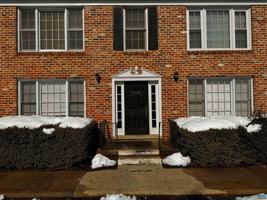 featured image of 2527 Hydraulic Rd #8