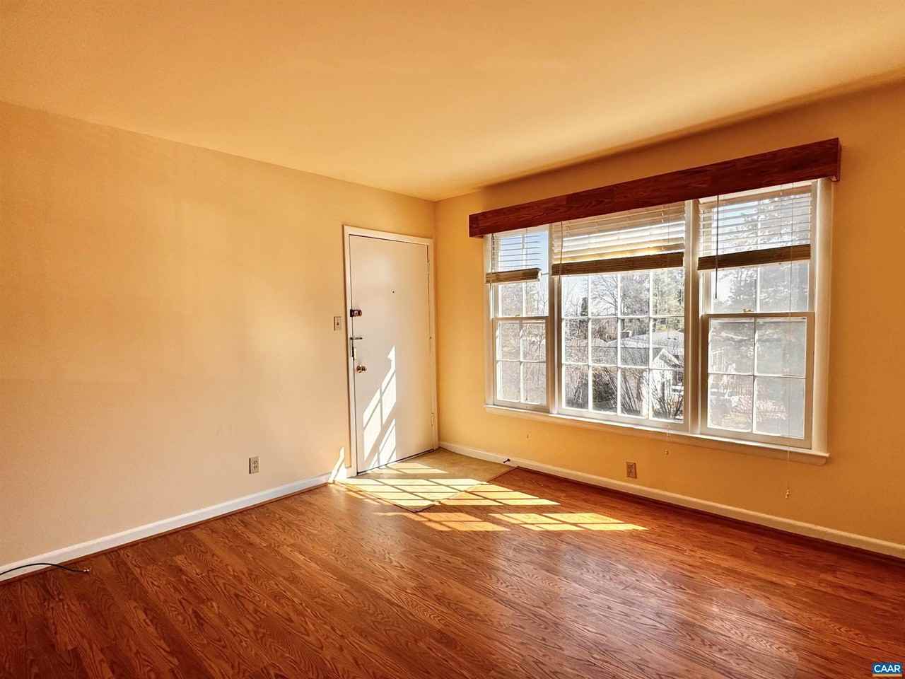 2527 Hydraulic Rd #8 - Photo 4 of 22