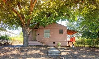 featured image of 2521 S Maple St