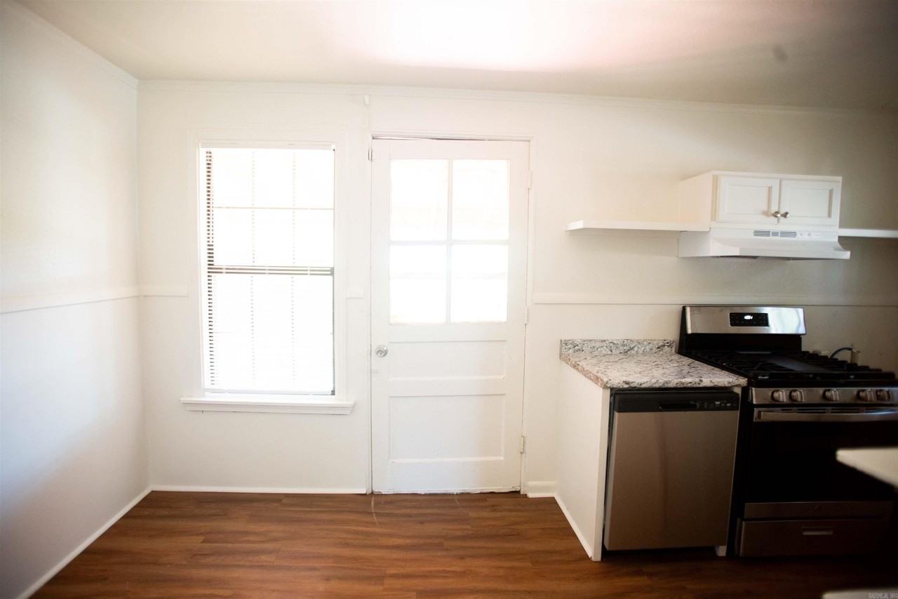 2521 S Maple St - Photo 5 of 29