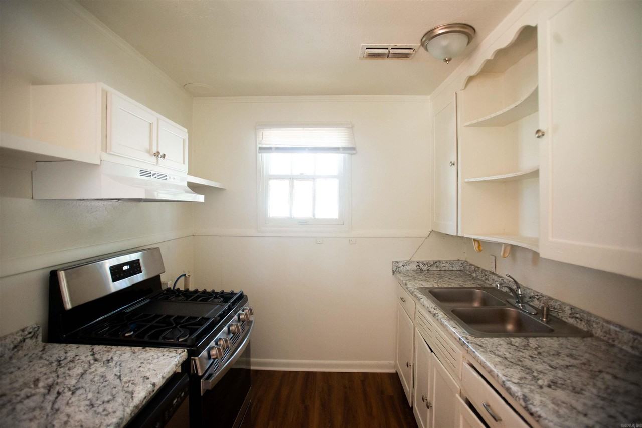 2521 S Maple St - Photo 6 of 29