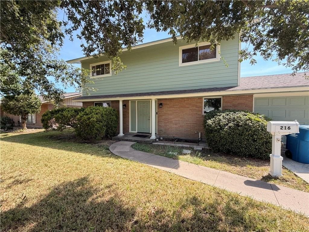216 Broadway Blvd - Photo 2 of 45