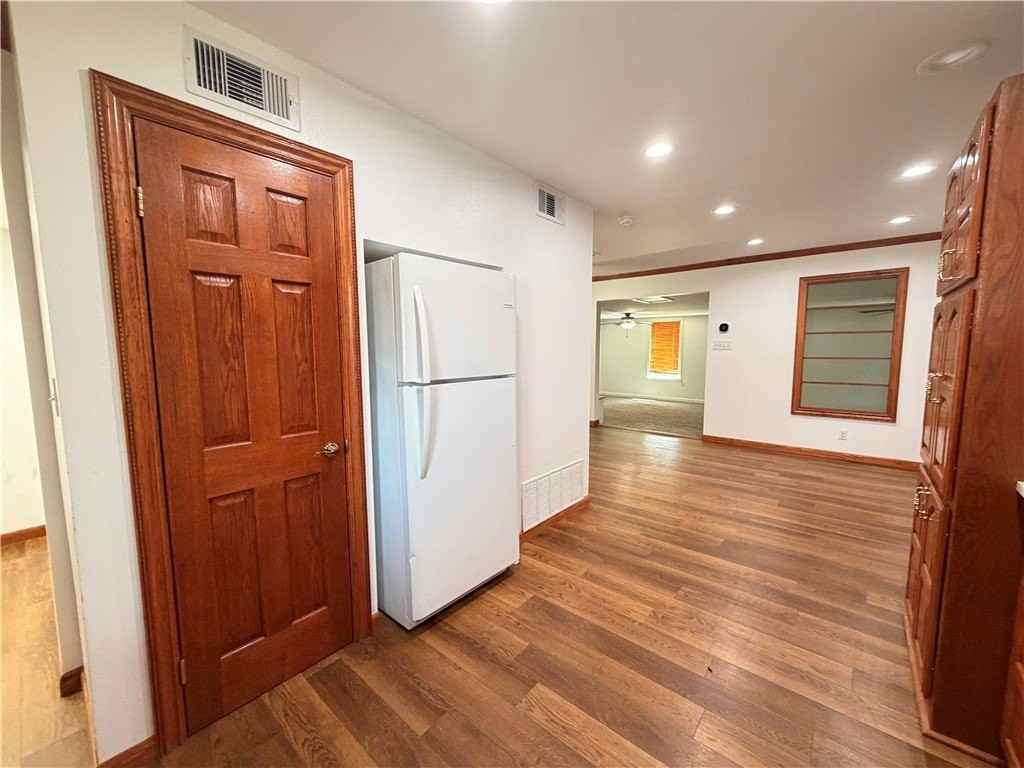 216 Broadway Blvd - Photo 6 of 45