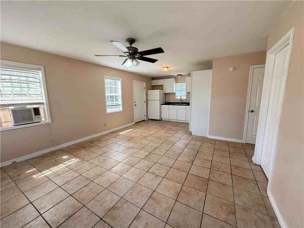 322 N 7th St - Photo 4 of 18