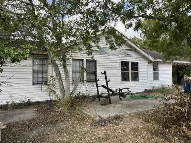 14832 Private Road 1830 - Photo 2 of 9