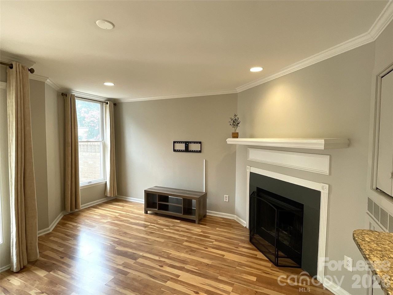 300 S Cedar St #3 - Photo 3 of 11
