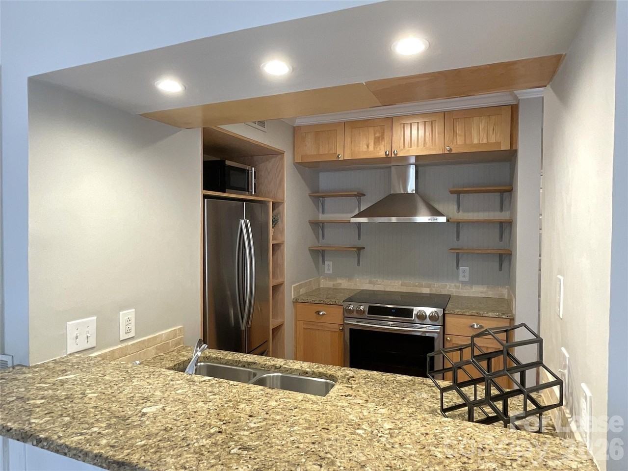 300 S Cedar St #3 - Photo 5 of 11