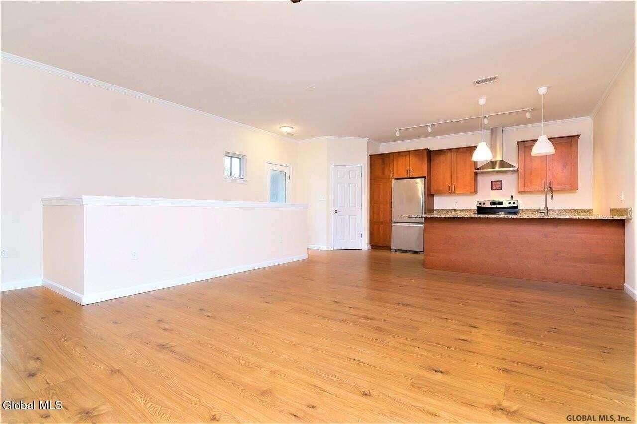 227 Washington St #2A - Photo 4 of 13
