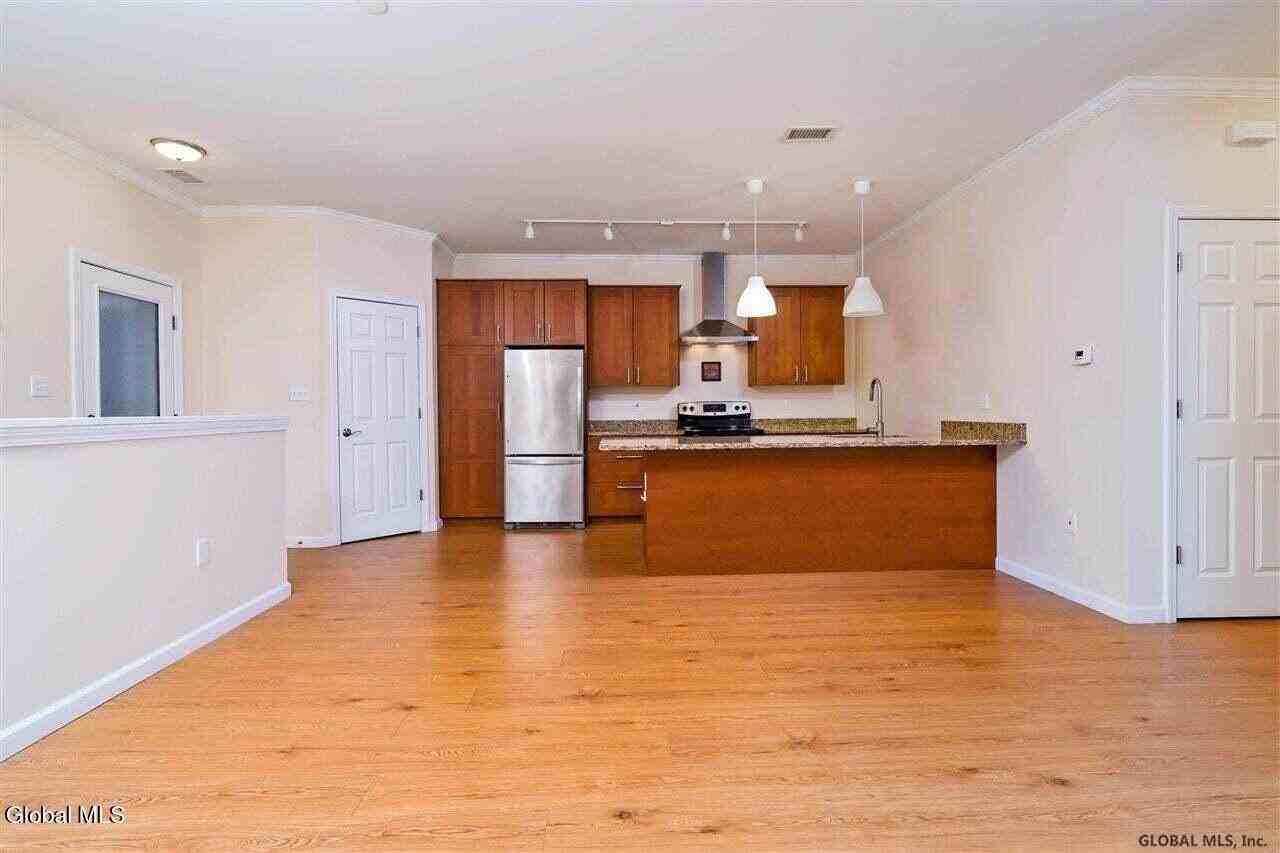 227 Washington St #2A - Photo 5 of 13
