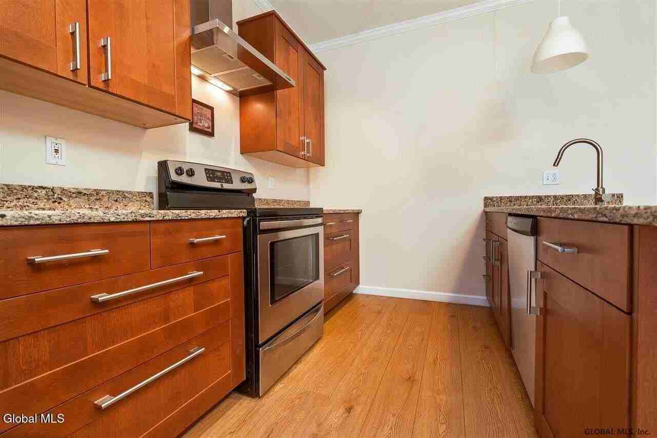 227 Washington St #2A - Photo 6 of 13