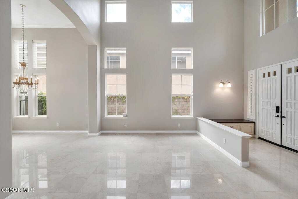 6320 Ballantine Pl - Photo 7 of 50