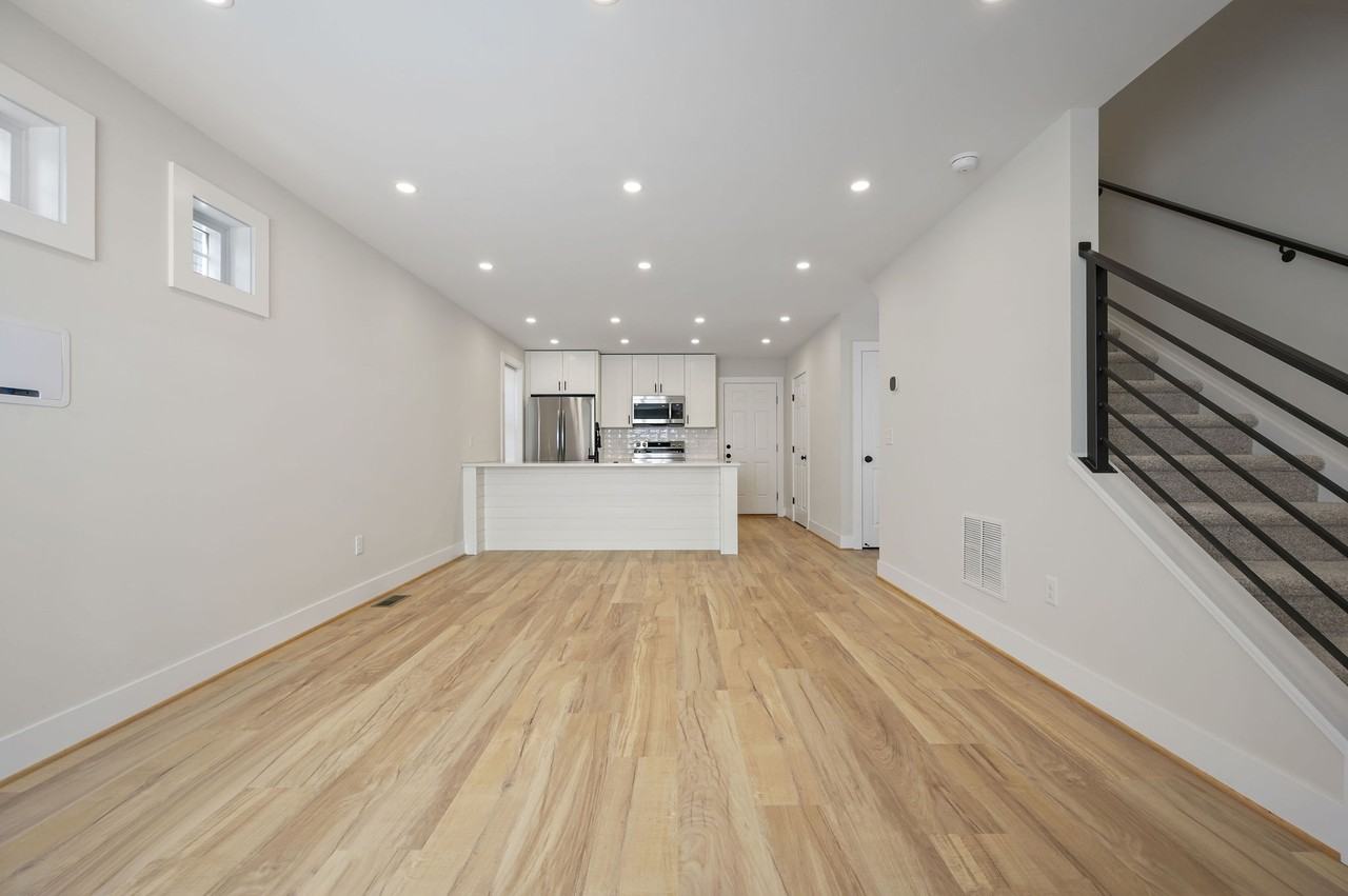 120B Lincoln St #1 - Photo 3 of 11