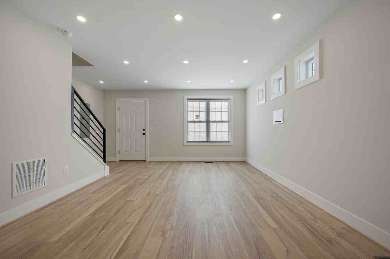 120B Lincoln St #1 - Photo 4 of 11