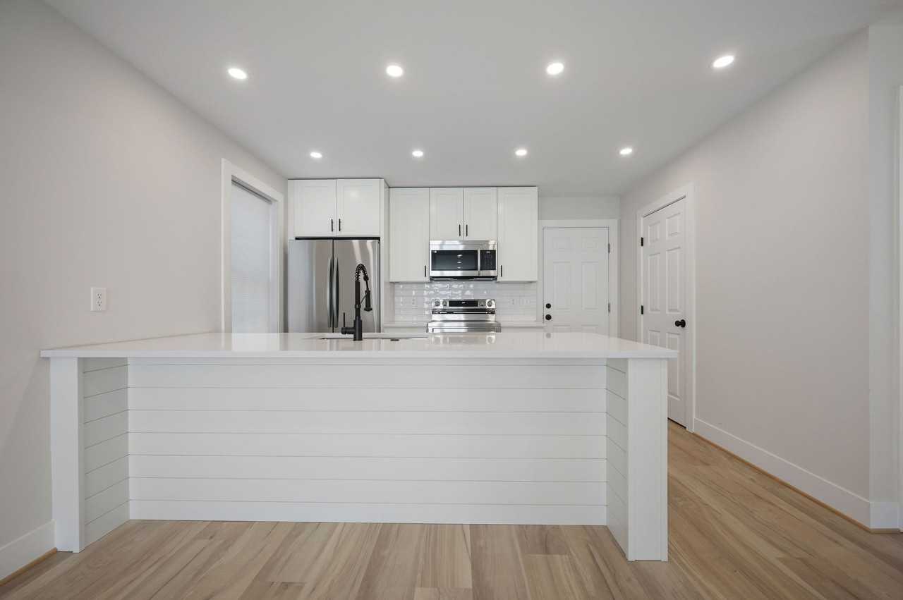 120B Lincoln St #1 - Photo 5 of 11