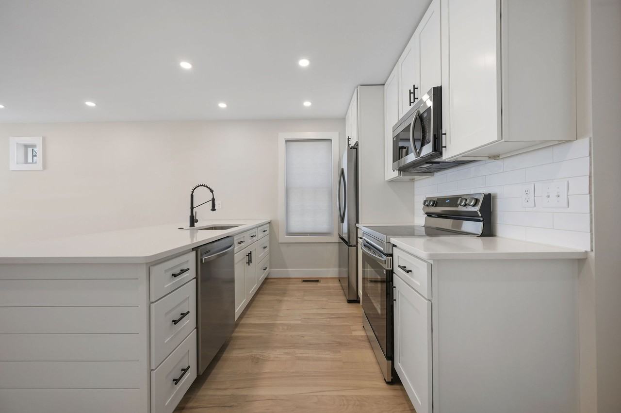120B Lincoln St #1 - Photo 6 of 11