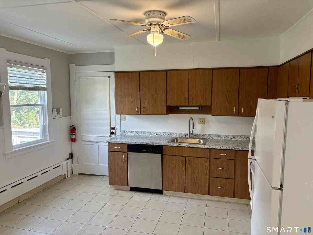 37 Hungerford Ave - Photo 2 of 15