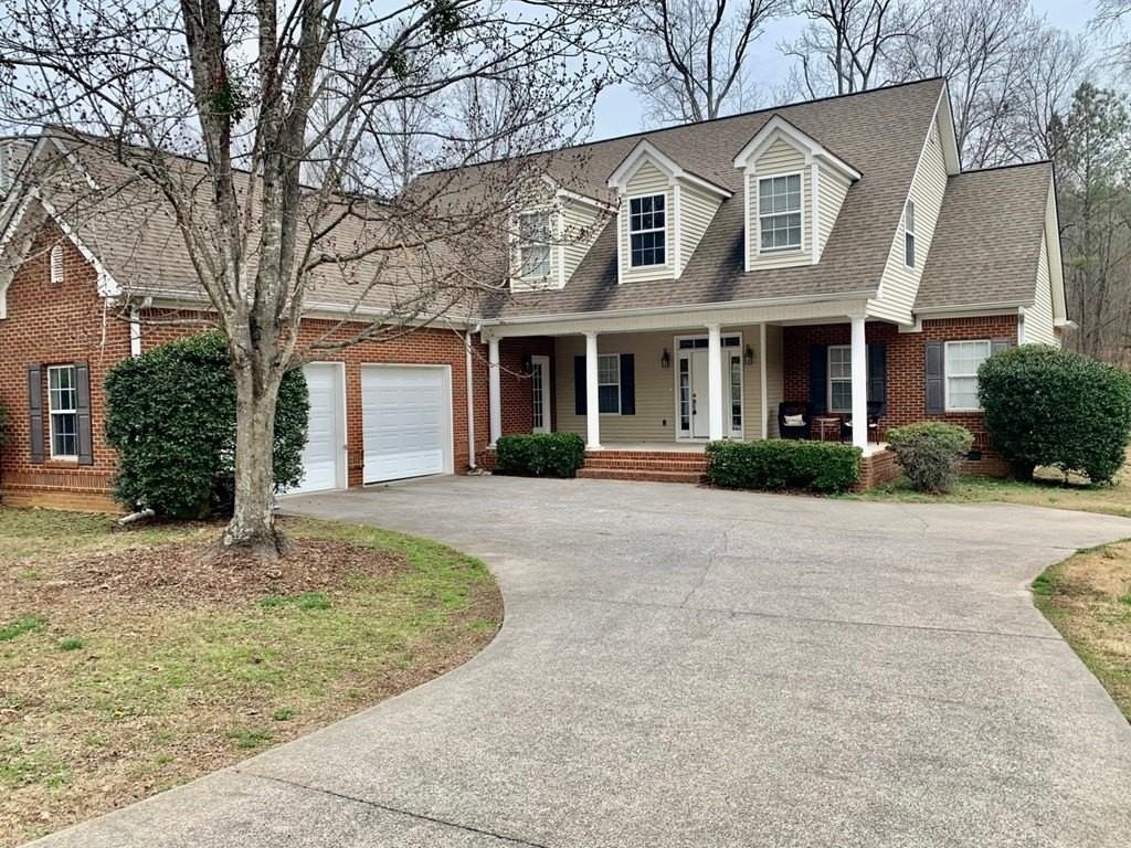 2645 Foxmore Cir - Photo 3 of 37