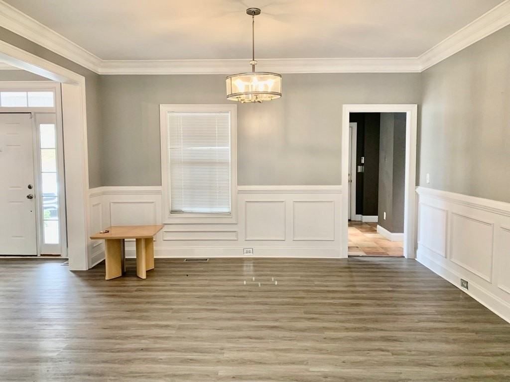 2645 Foxmore Cir - Photo 5 of 37