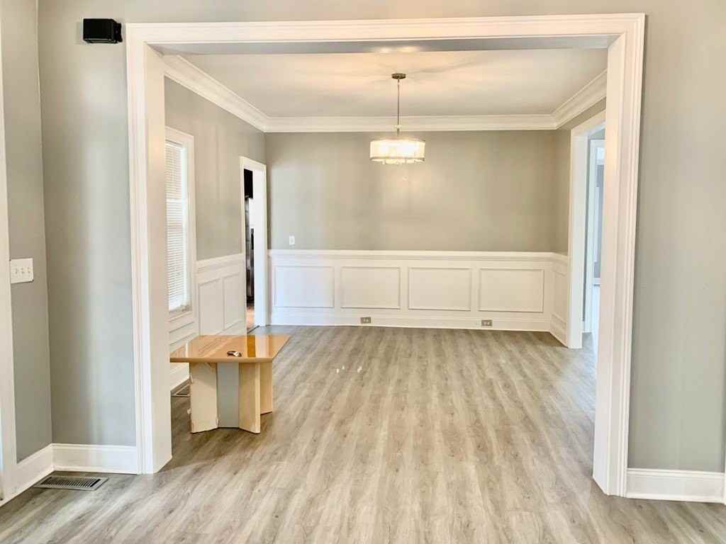 2645 Foxmore Cir - Photo 6 of 37