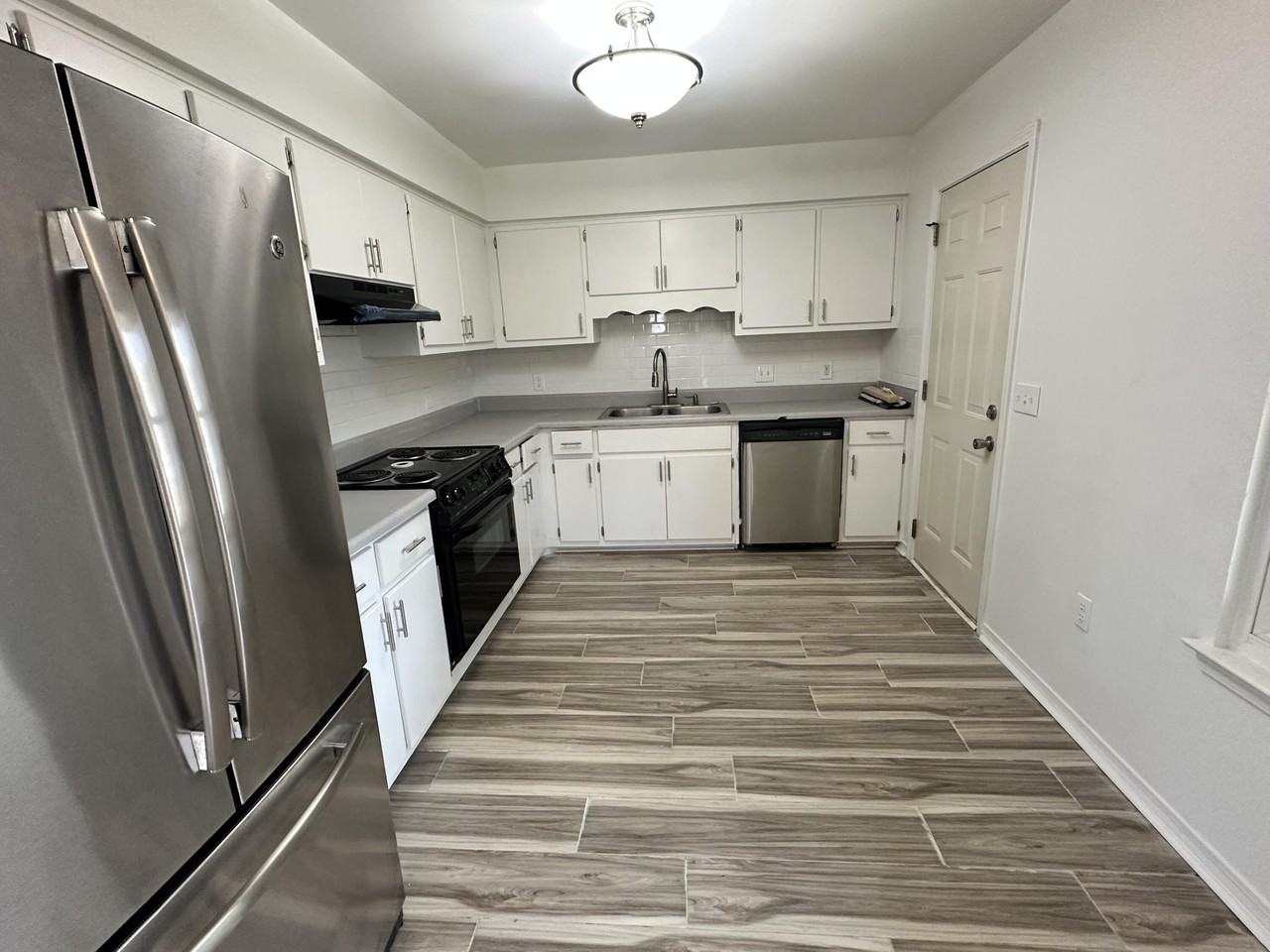 308 Island Dr - Photo 2 of 15
