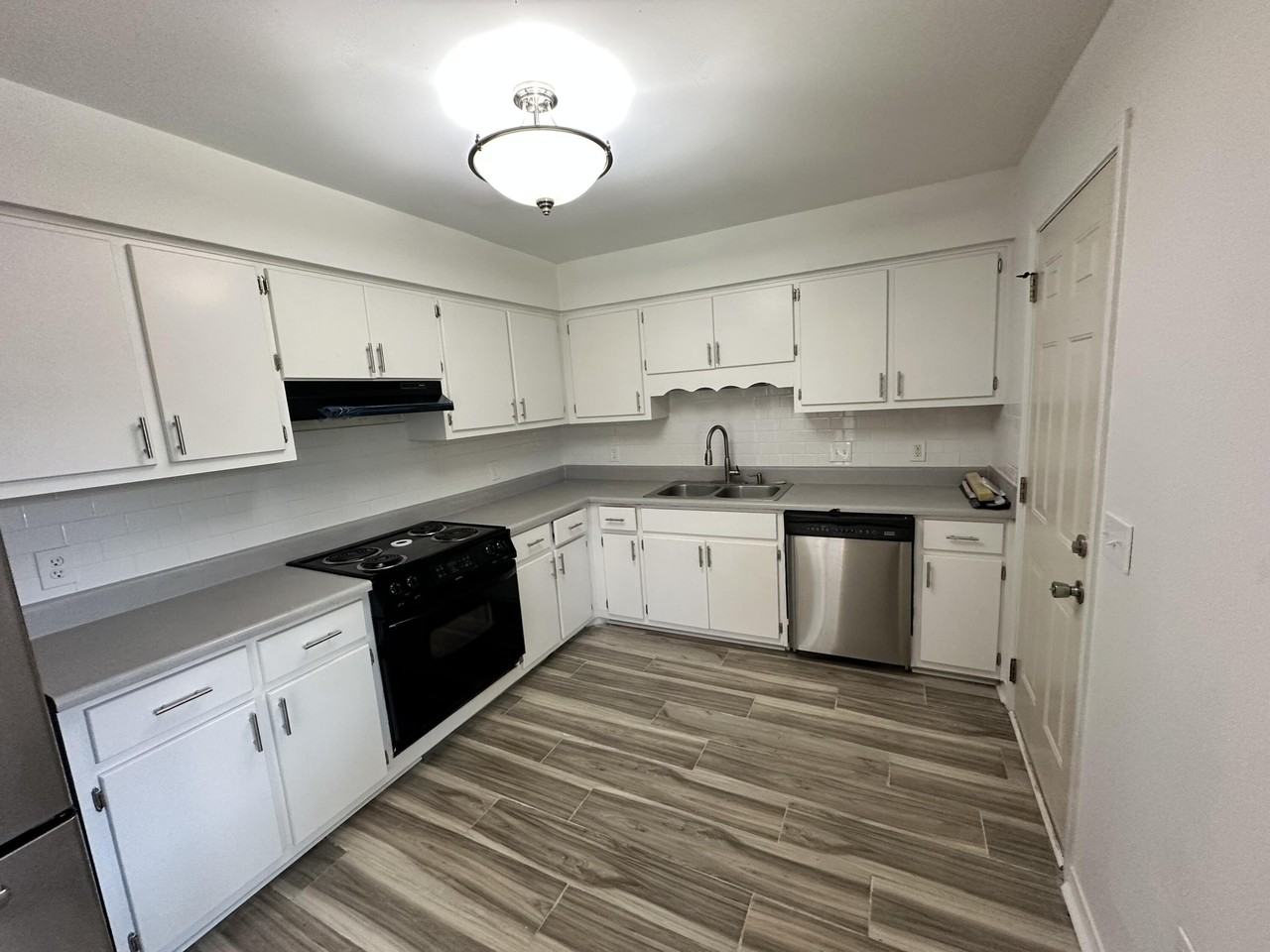 308 Island Dr - Photo 4 of 15