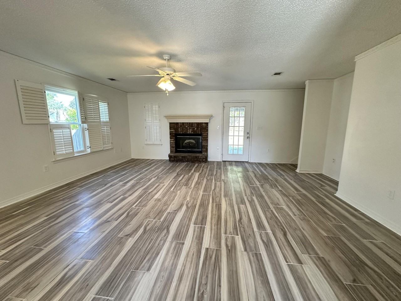308 Island Dr - Photo 5 of 15