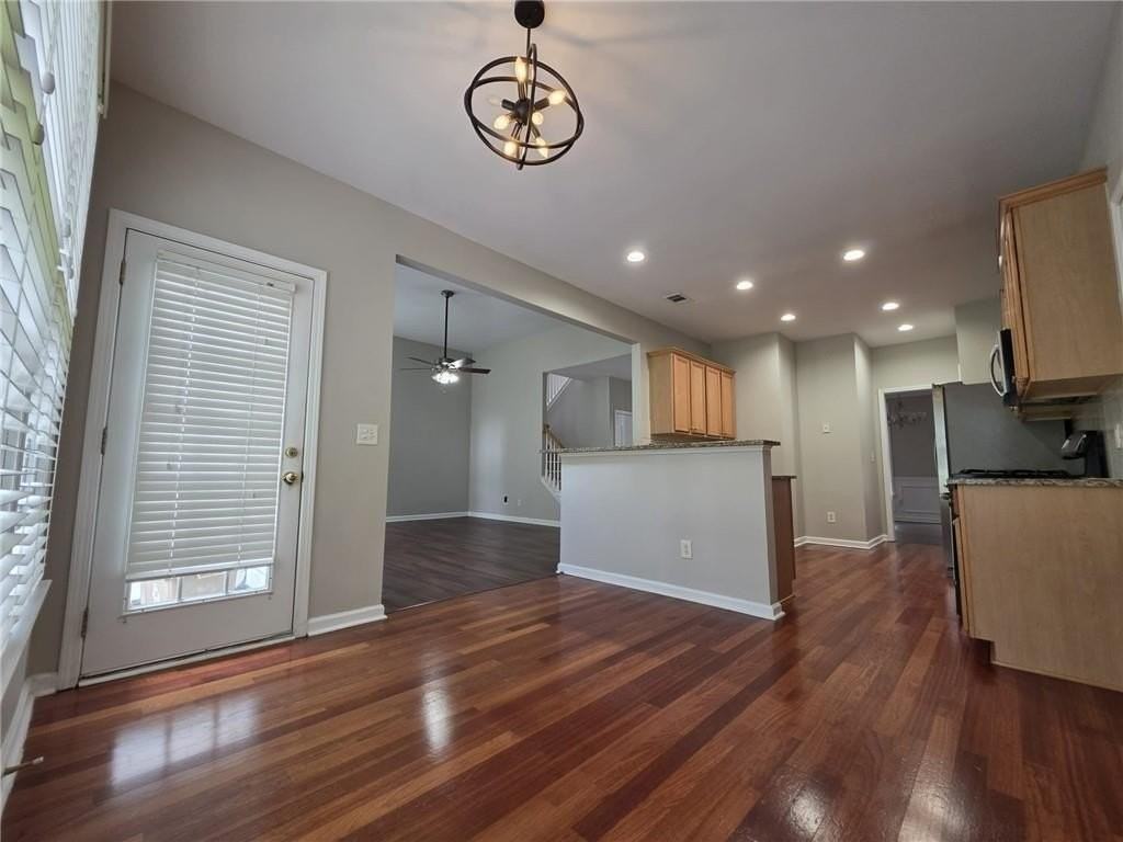 1712 Hillside Bend Xing - Photo 4 of 17
