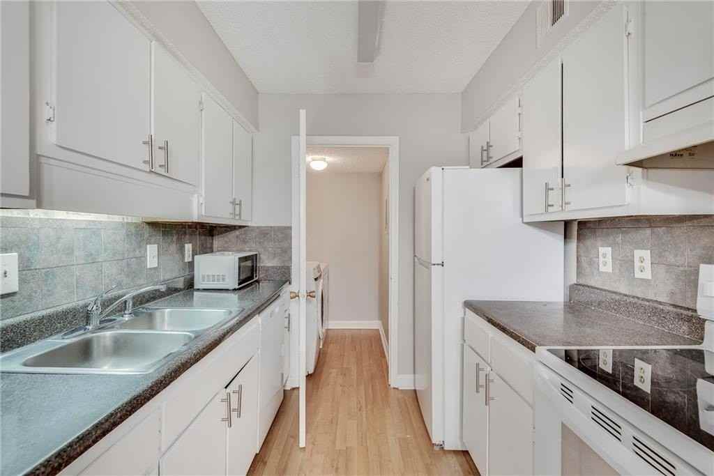 1516 Wingate Way - Photo 6 of 30
