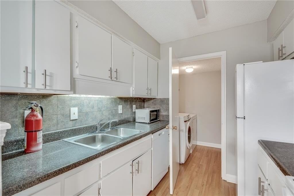 1516 Wingate Way - Photo 7 of 30