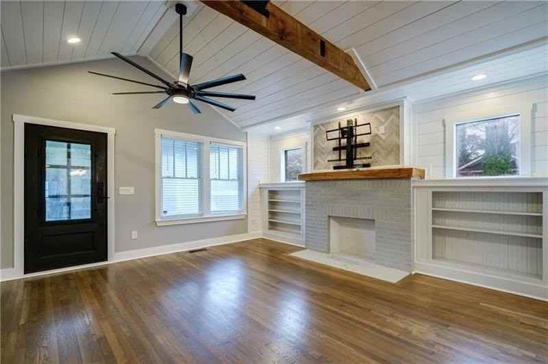349 Altoona Pl Sw - Photo 6 of 40