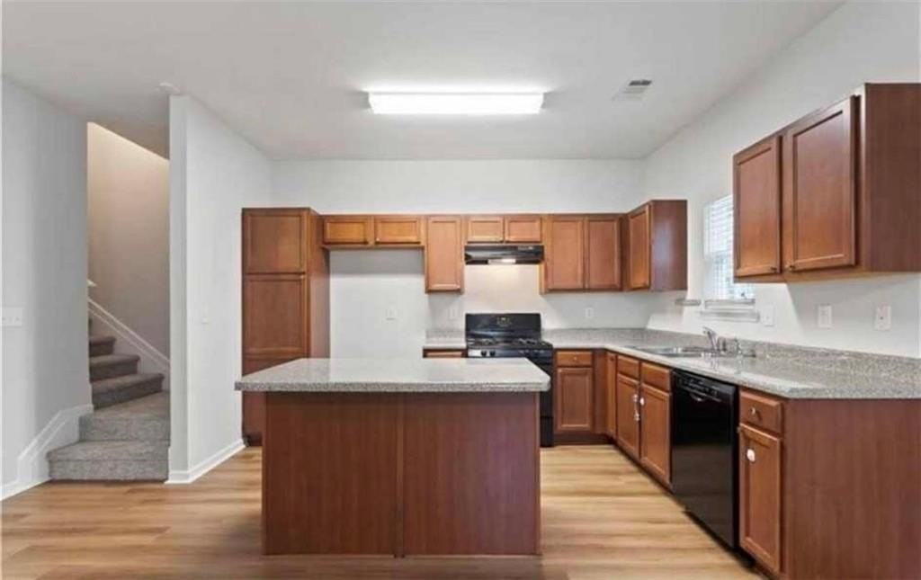 1251 Rockfield Cir - Photo 3 of 10