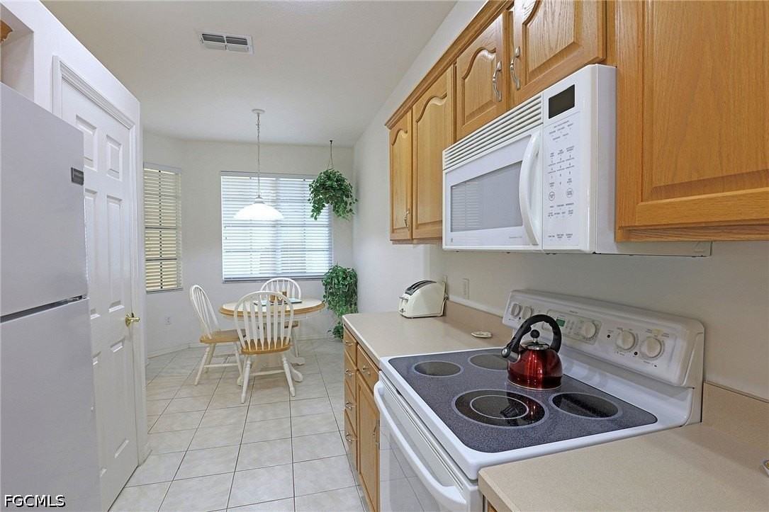20061 20061 Sanibel View Circle #204 - Photo 7 of 25