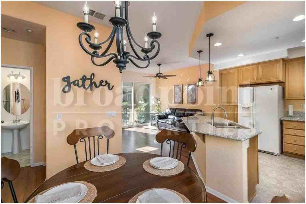727 Kellogg St #1 - Photo 3 of 26