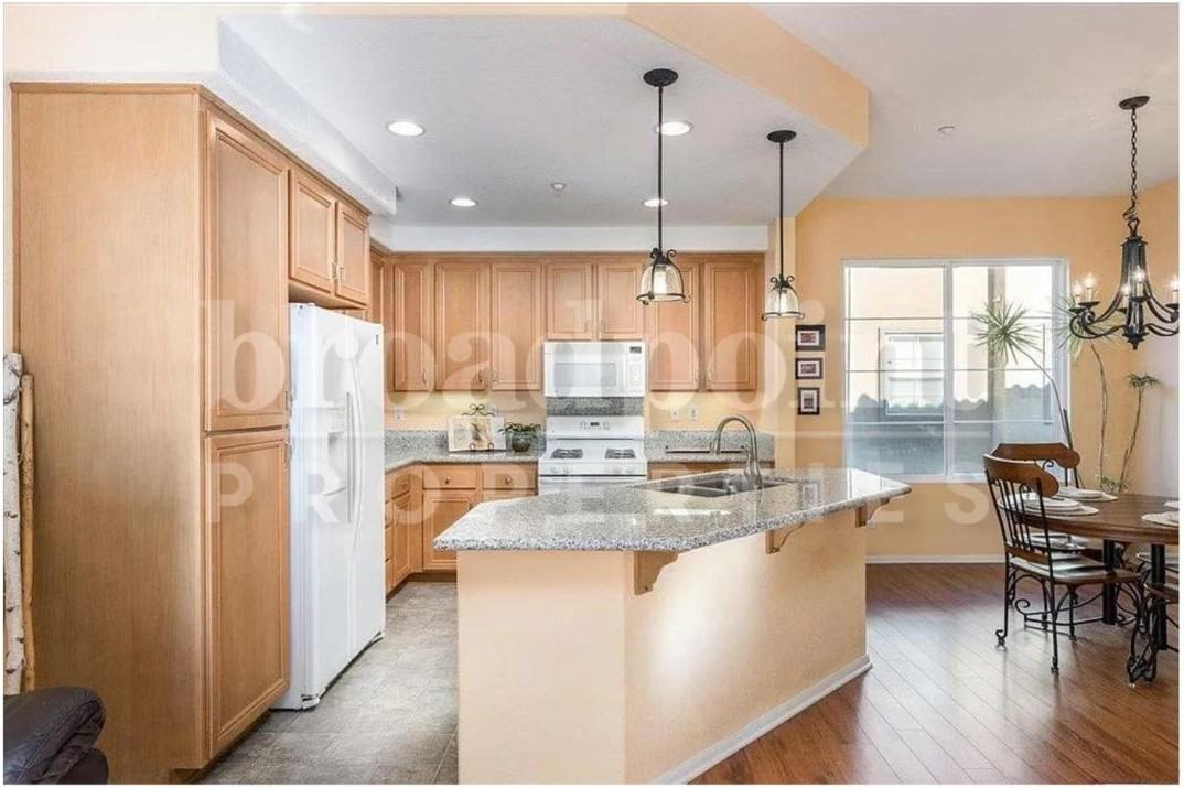 727 Kellogg St #1 - Photo 7 of 26