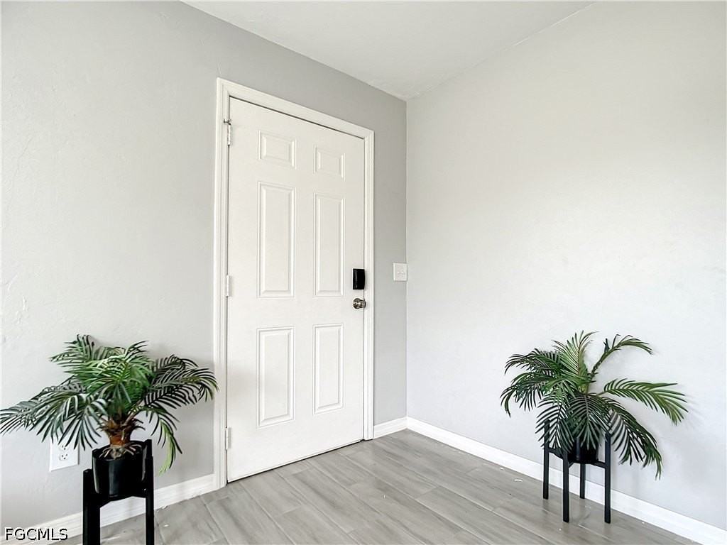 4928 Sw 16th Pl - Photo 4 of 38
