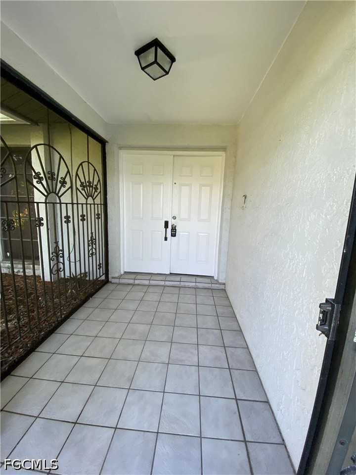 225 Se 31st St - Photo 3 of 26