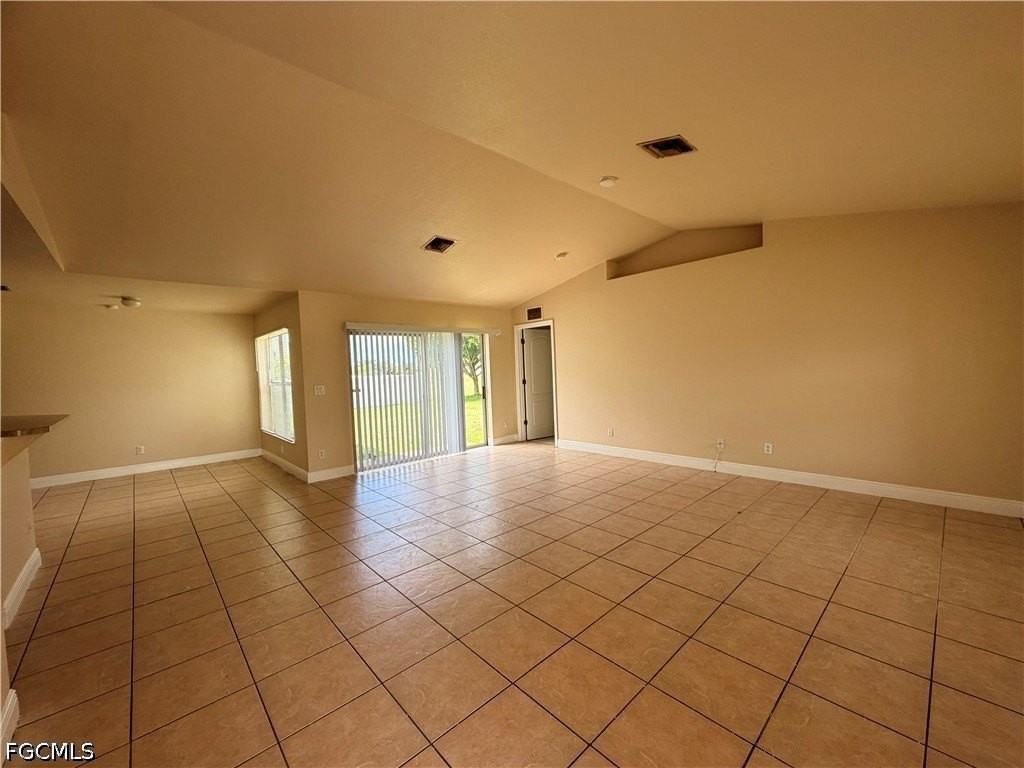 316 Nw 18th Ave - Photo 4 of 26